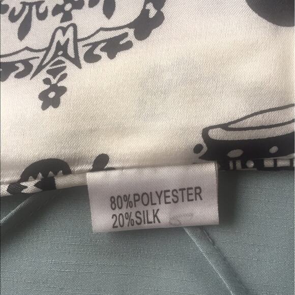 Silk Blend Brown Skull Triangle Scarf 💀 - Picture 4 of 4